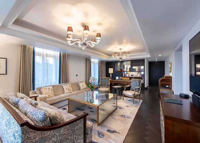 Royal Savoy Hotel & Spa